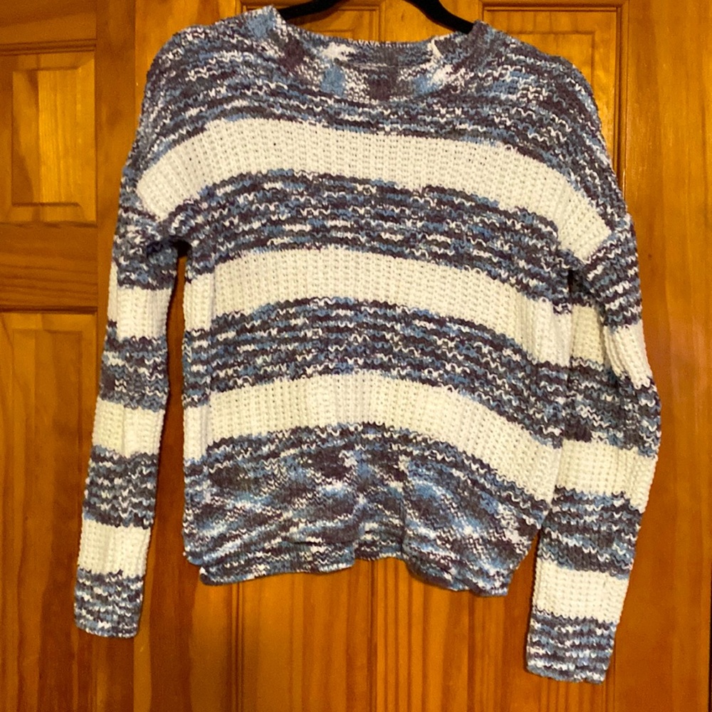 SO Sweater Size Medium Grey Blue Cream